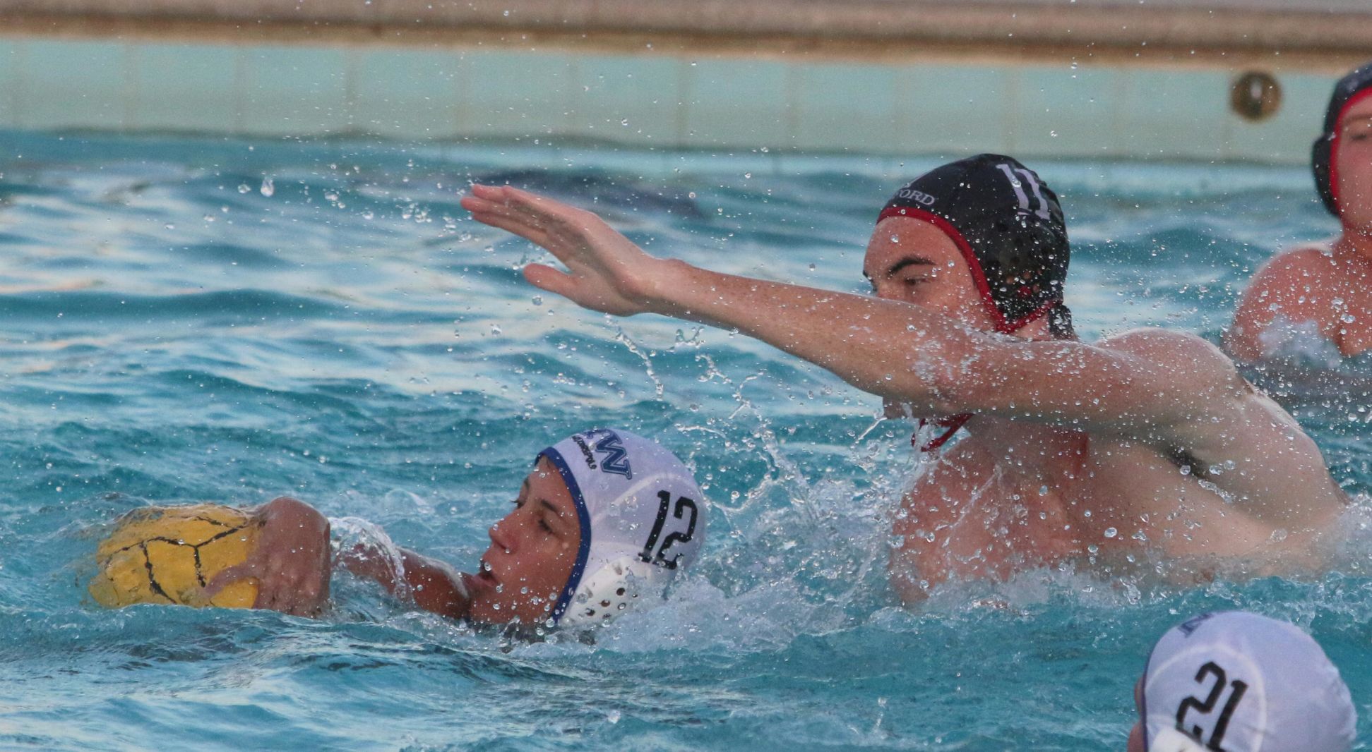 Down to the wire: Huskies score game-winner in final minute